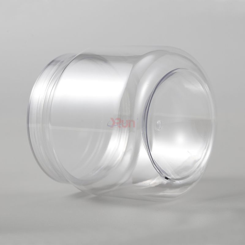 Our glossy plastic jars are a great clear pet bottles and plastic container for food solution for eye-catching fruit jam packaging.